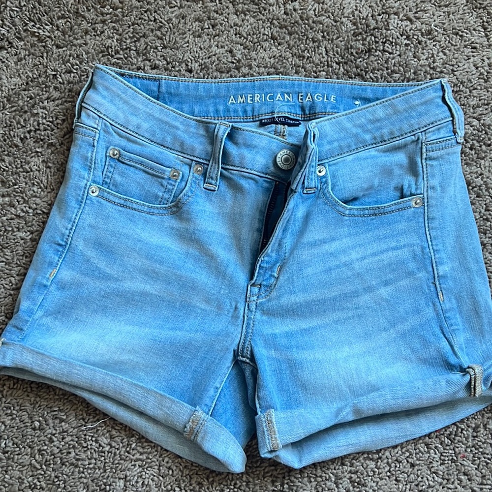 American Eagle shorts never worn size 6